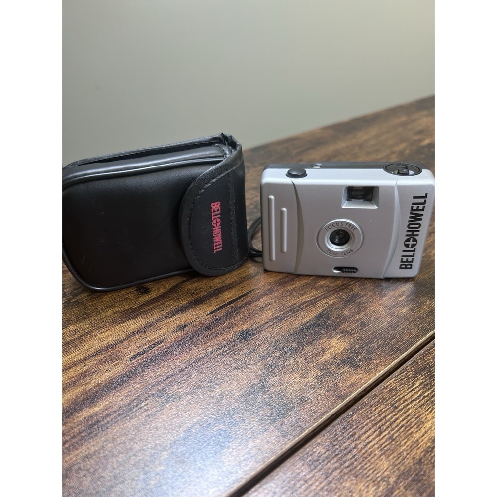 Bell & Howell Point And Shoot 35MM Film Camera "Focus Free" 28MM Lens With Case